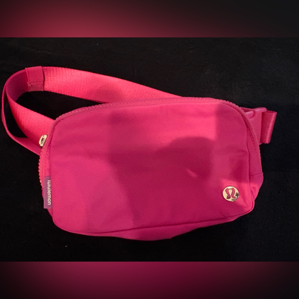 NWOT Lululemon Sonic Pink Belt Bag - Picture 5 of 10